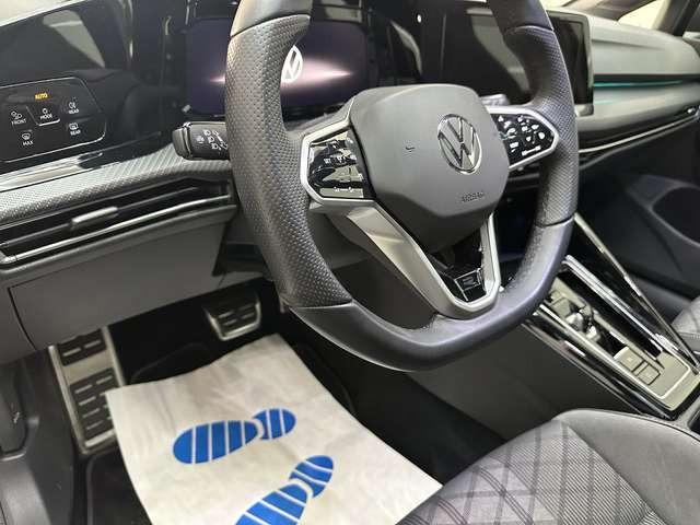 Volkswagen Golf R-Line eTSI 