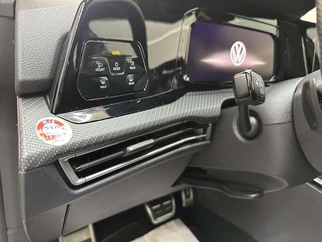 Volkswagen Golf R-Line eTSI 