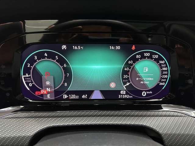 Volkswagen Golf R-Line eTSI 