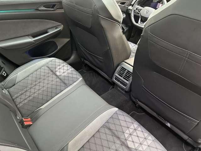 Volkswagen Golf R-Line eTSI 