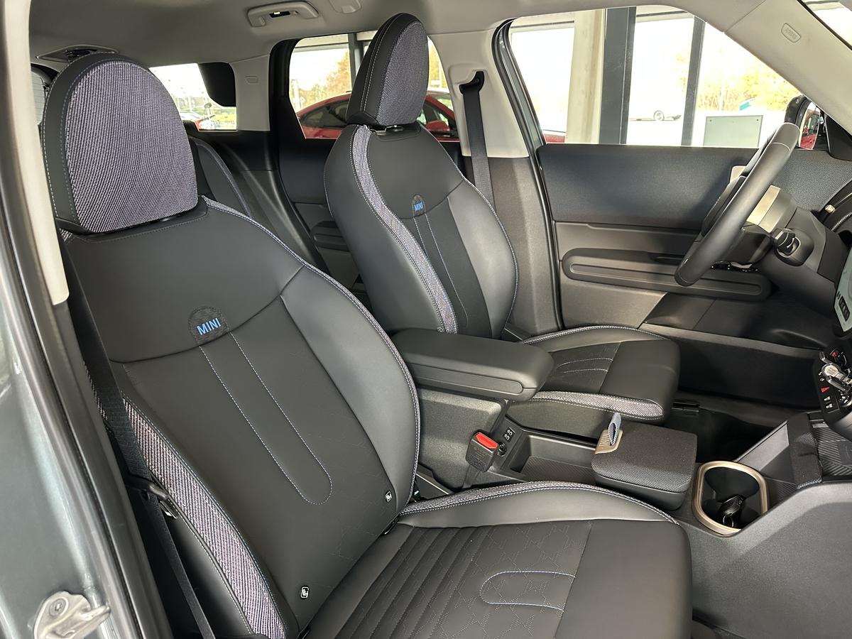 MINI Cooper S Countryman ALL4 Allwetter AHK HUD Panno Navi LED 