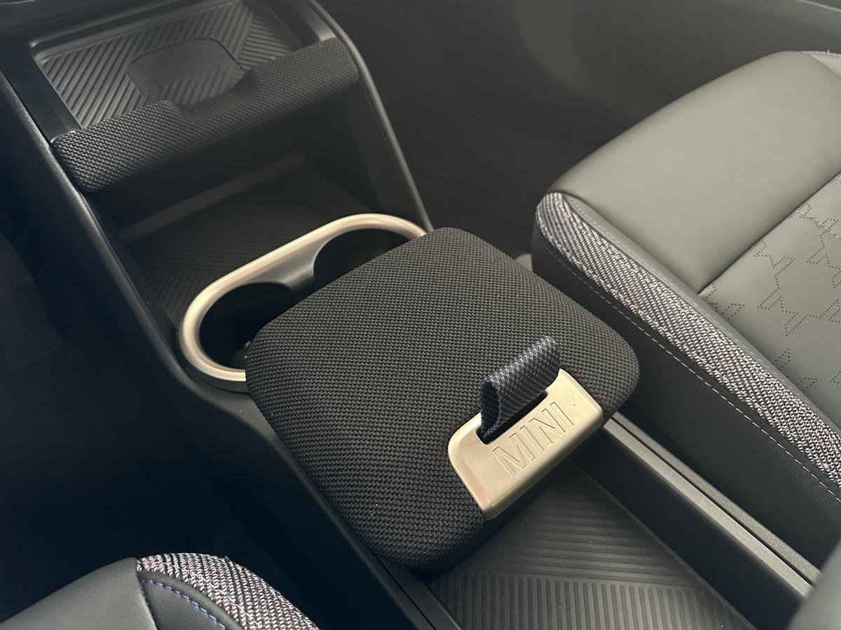 MINI Cooper S Countryman ALL4 Allwetter AHK HUD Panno Navi LED 