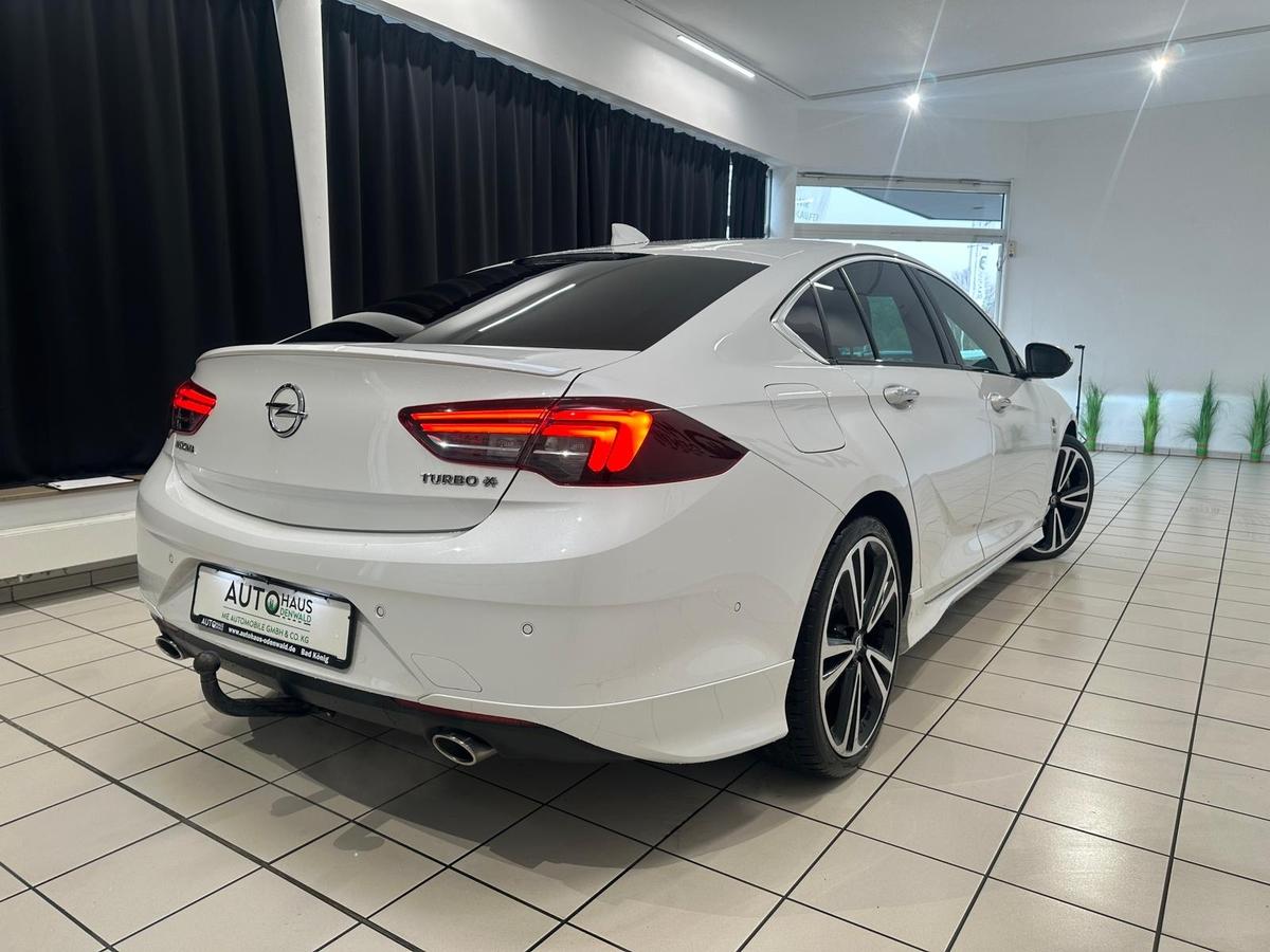 Opel Insignia 2.0 Turbo 4x4*360Kam.*HeadUP*Massagesitz*