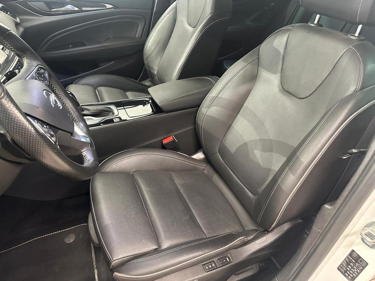 Opel Insignia 2.0 Turbo 4x4*360Kam.*HeadUP*Massagesitz*