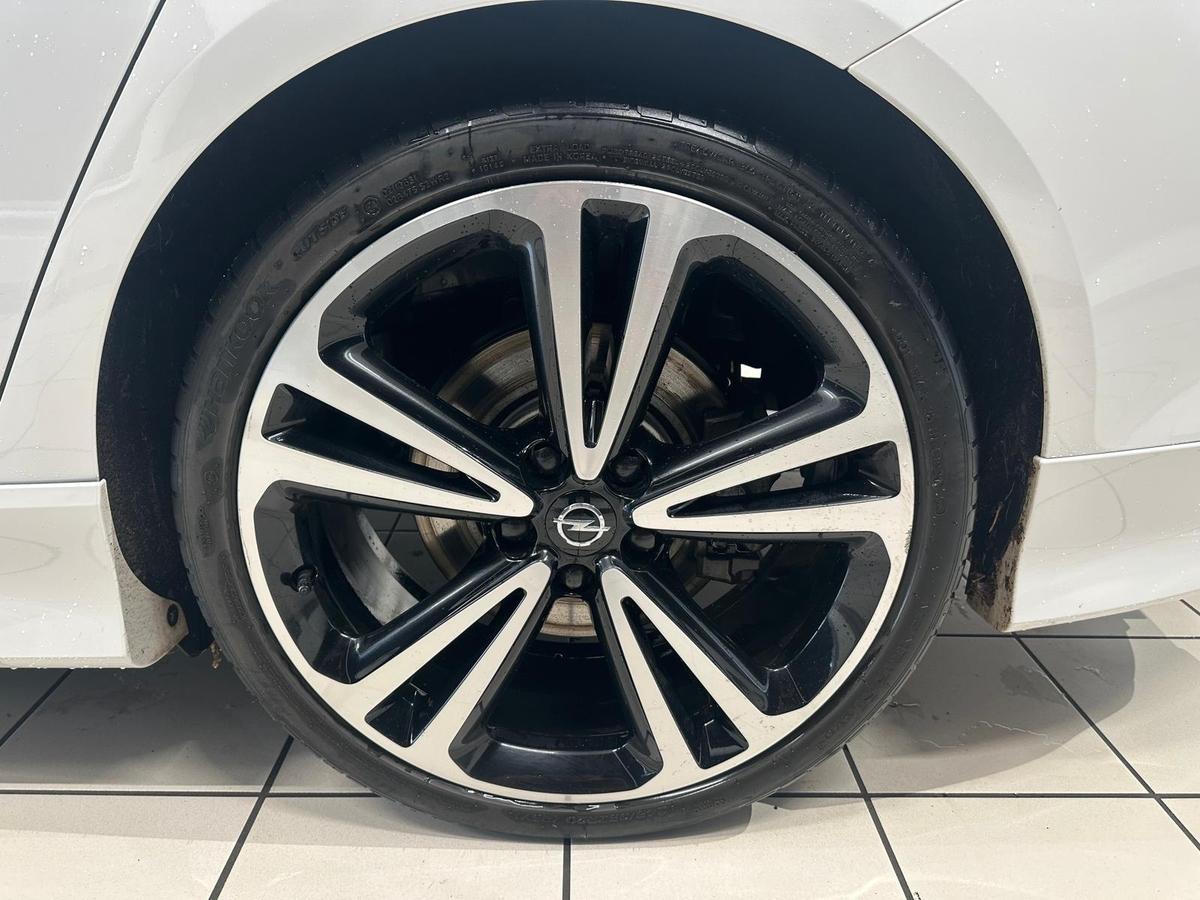 Opel Insignia 2.0 Turbo 4x4*360Kam.*HeadUP*Massagesitz*