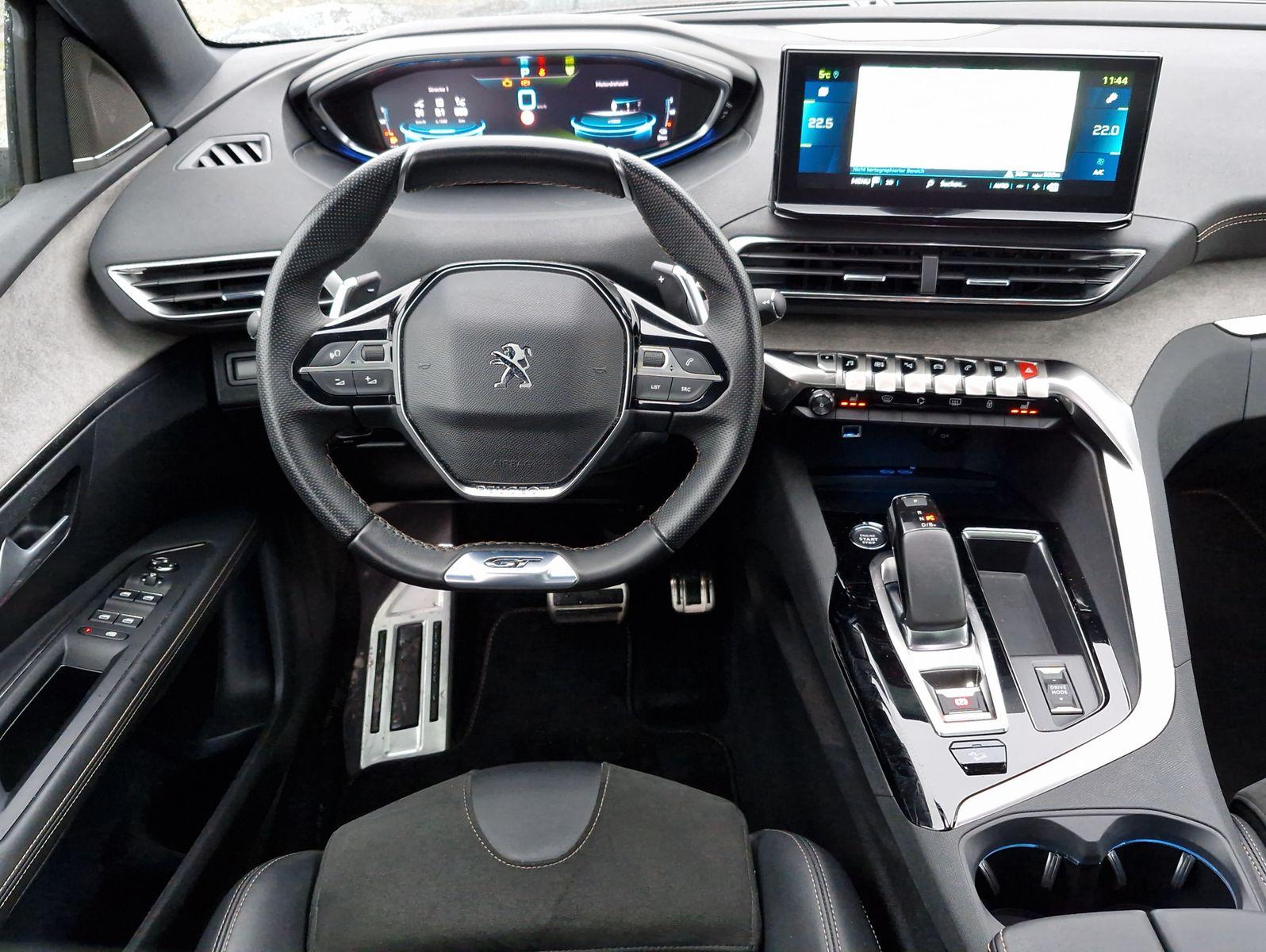 Peugeot 3008 PHEV 300 e-AT GT Pack LED Pano Alcantara Na