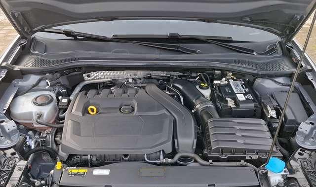 Cupra Leon 1.5 eTSI DSG / NAVI / MATRIX / ACC / E-SITZE / SIT