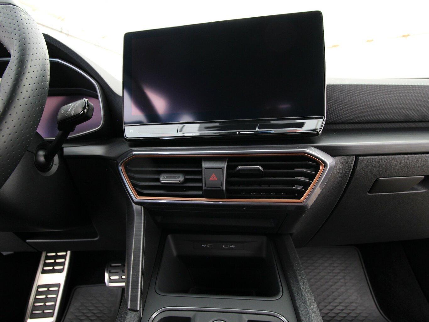 Cupra Leon Sportstourer e-HYBRID 6-DSG NAVI+LED+KAMERA...