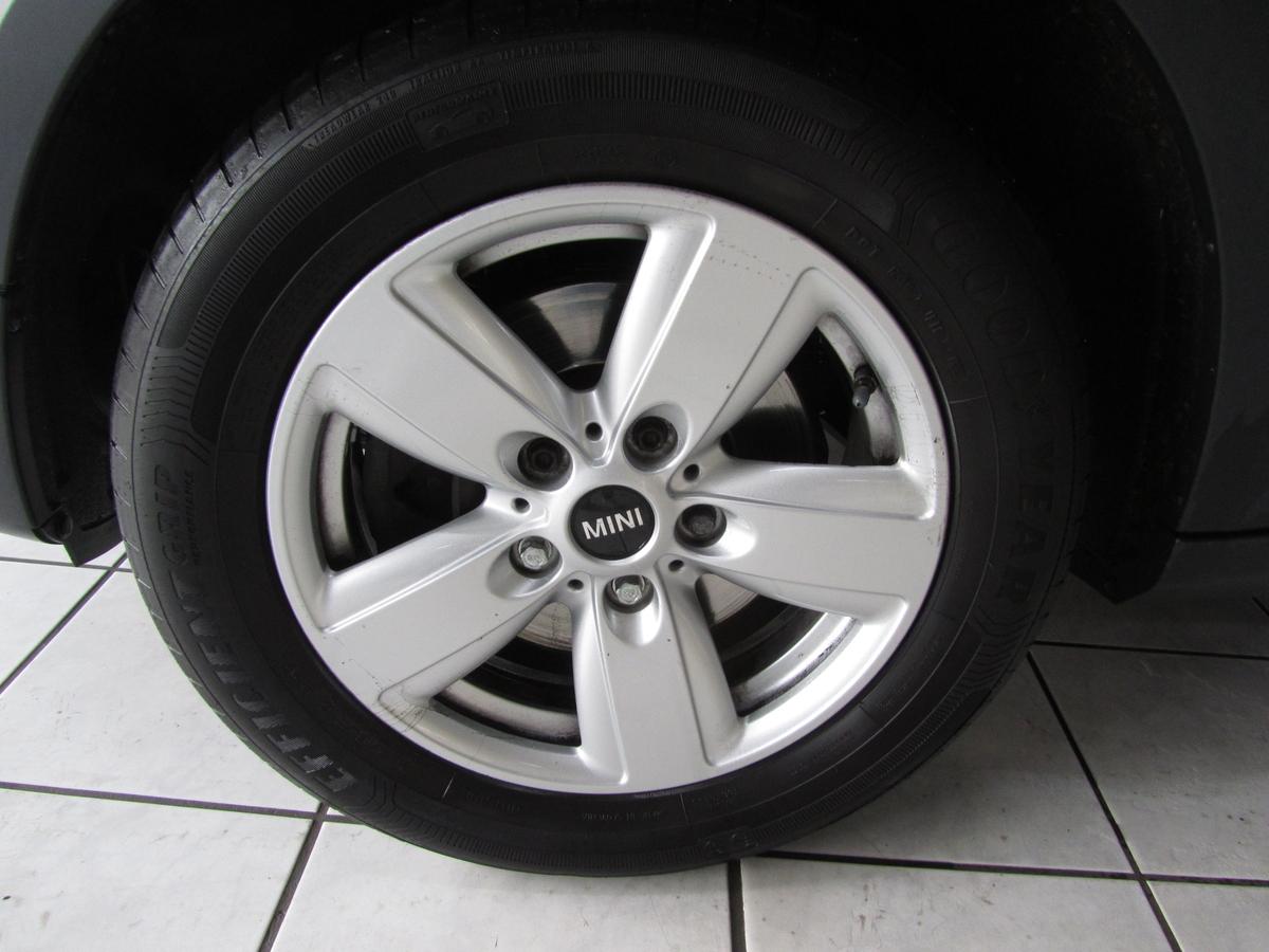 MINI Cooper Countryman (Euro 6)