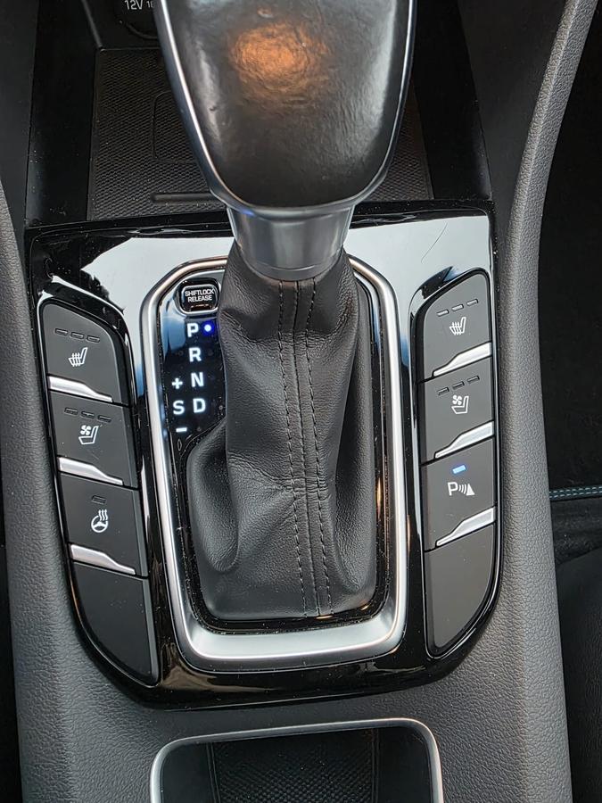 Hyundai IONIQ IONIQ 1,6 GDI Premium Hybrid REDUZIERT!!