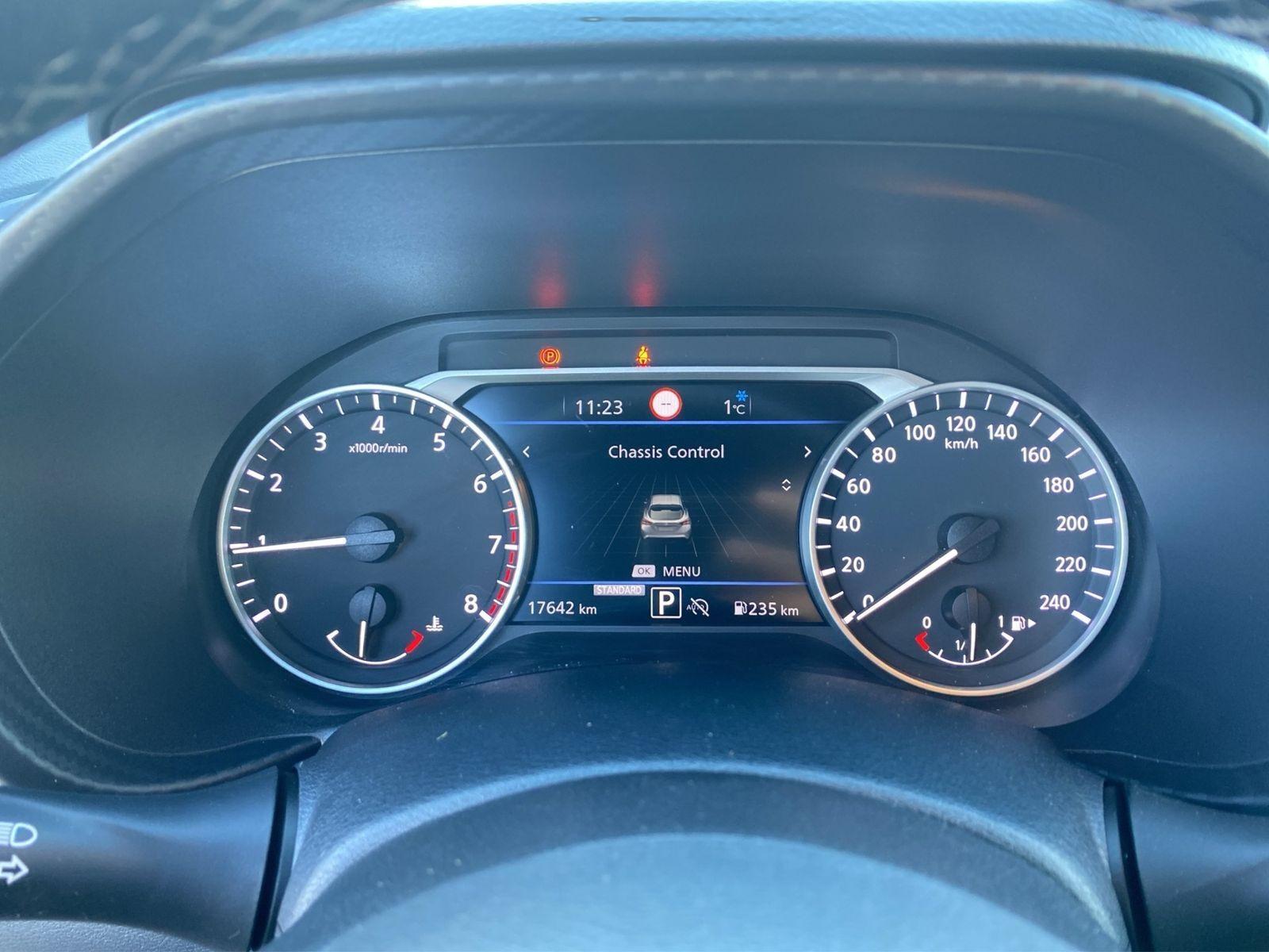 Nissan Juke (F16) Kiiro