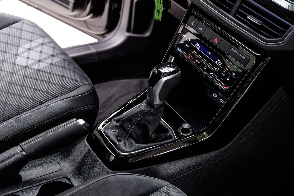 Volkswagen T-Cross 1.0 TSI R-Line Black Style DSG Kamera