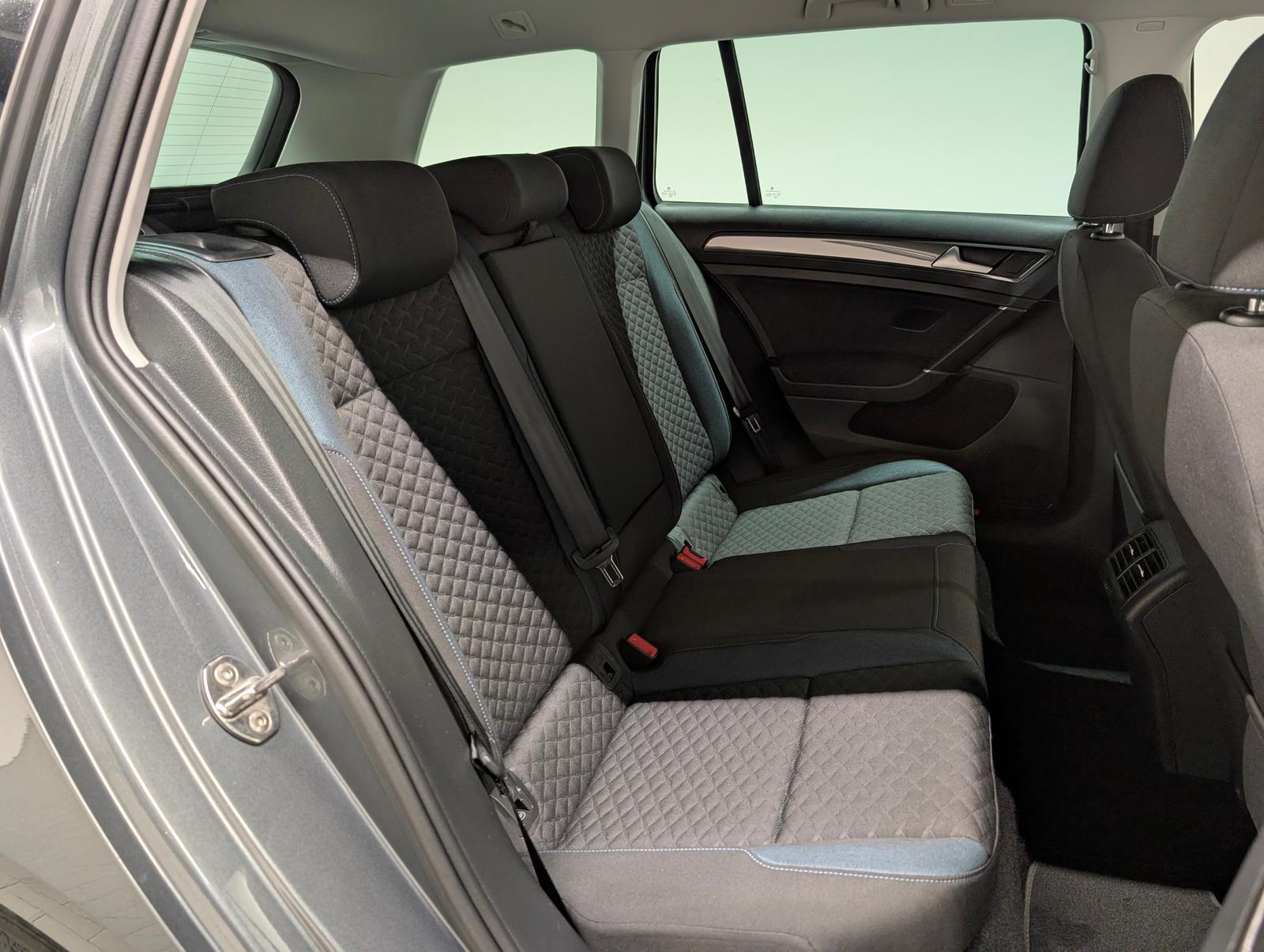 Volkswagen Golf Variant IQ-Drive Navi/ACC/SHZ/Kam/AHK/17-LM