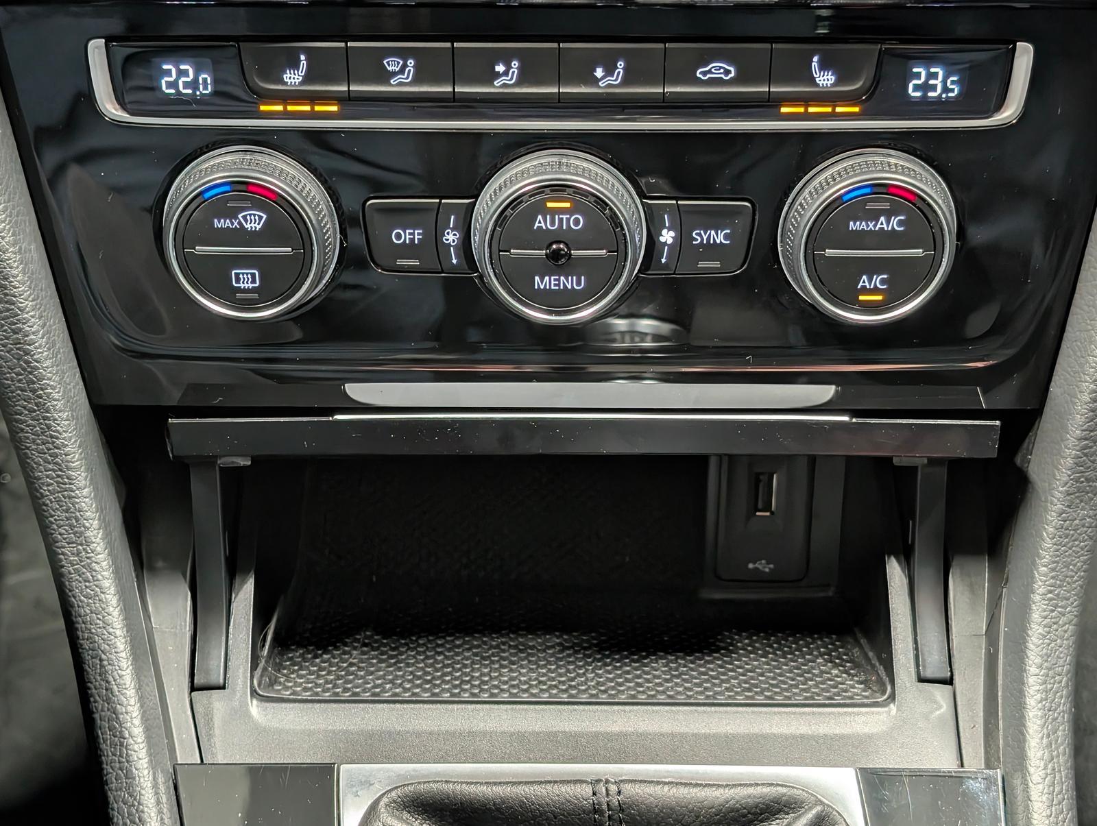 Volkswagen Golf Variant IQ-Drive Navi/ACC/SHZ/Kam/AHK/17-LM