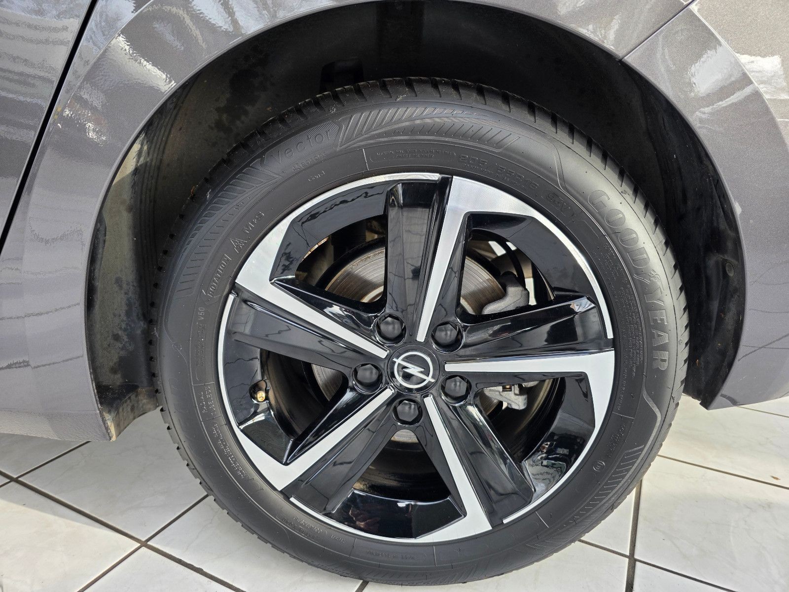 Opel Astra GS 1.2 96KW (130 PS) mit AHK, LED-Matrix