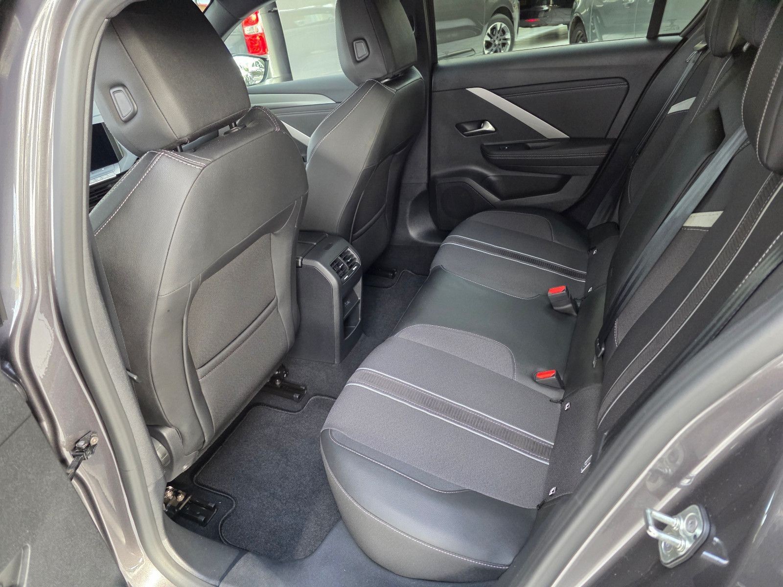 Opel Astra GS 1.2 96KW (130 PS) mit AHK, LED-Matrix