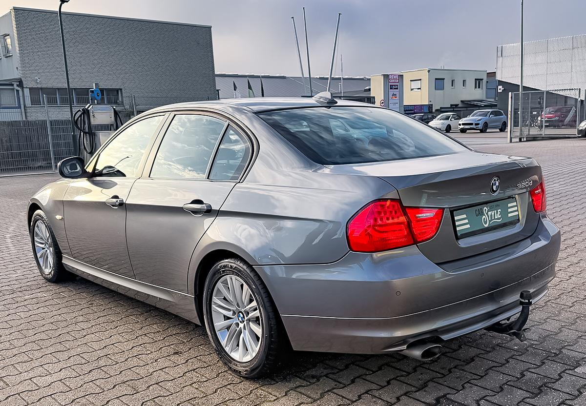 BMW 320 d E90 NAVI SHZ PDC KLIMA