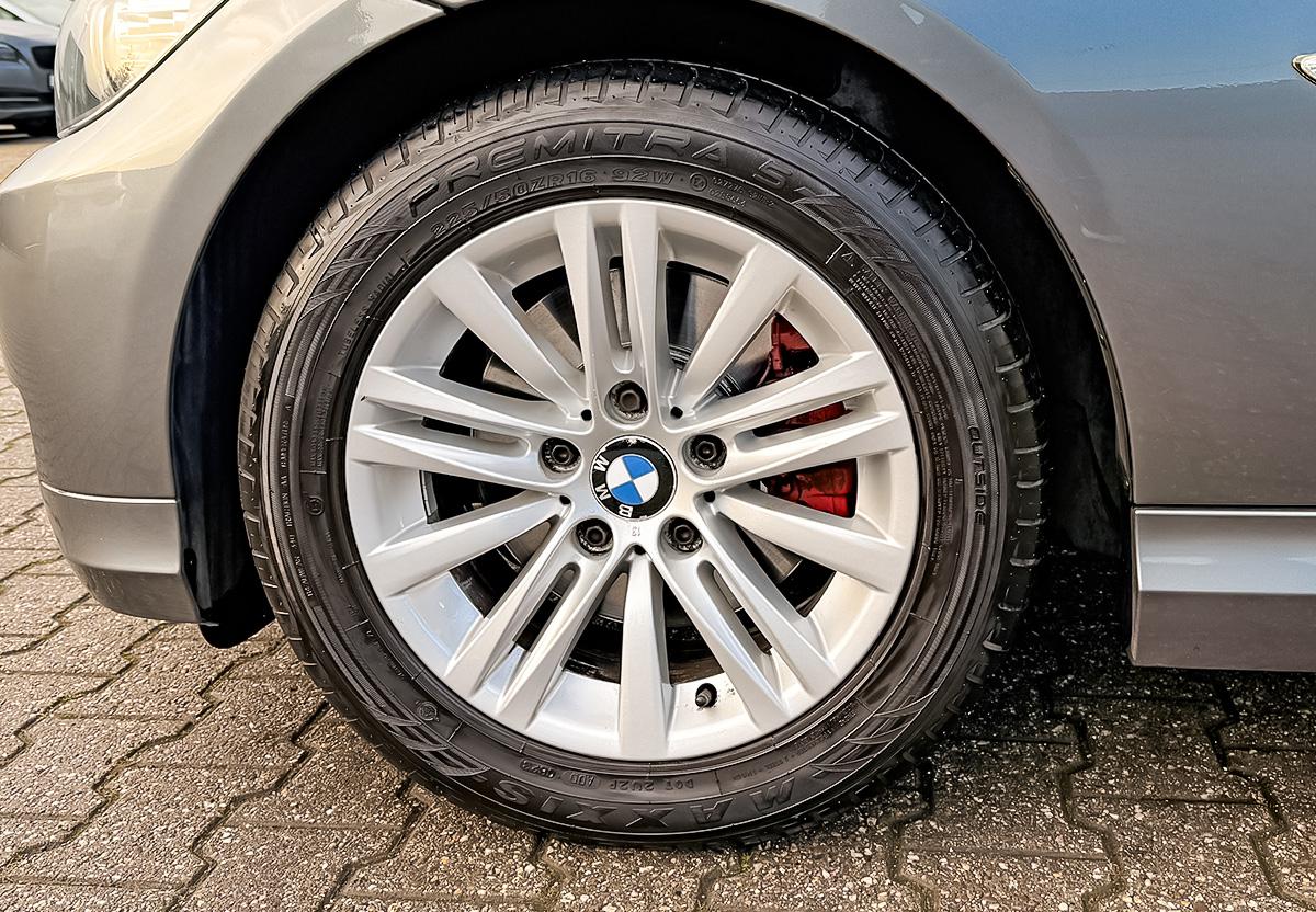BMW 320 d E90 NAVI SHZ PDC KLIMA