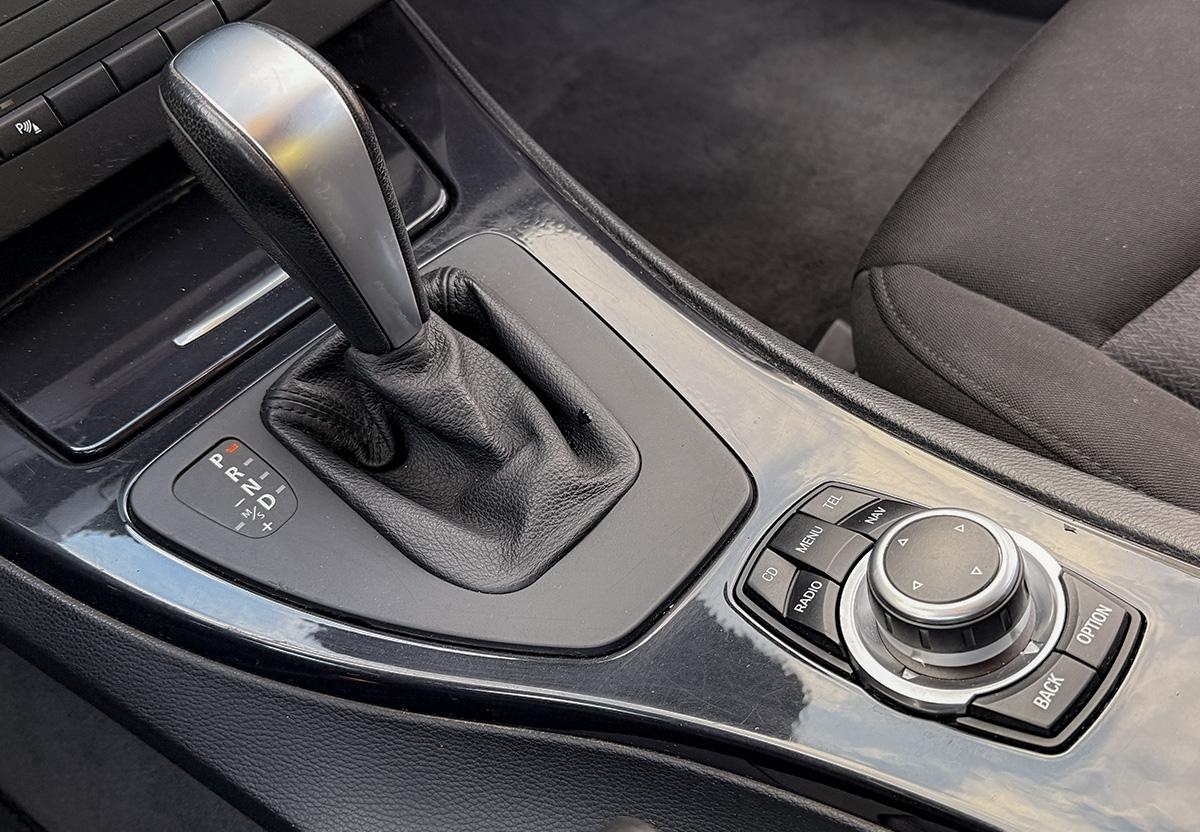 BMW 320 d E90 NAVI SHZ PDC KLIMA