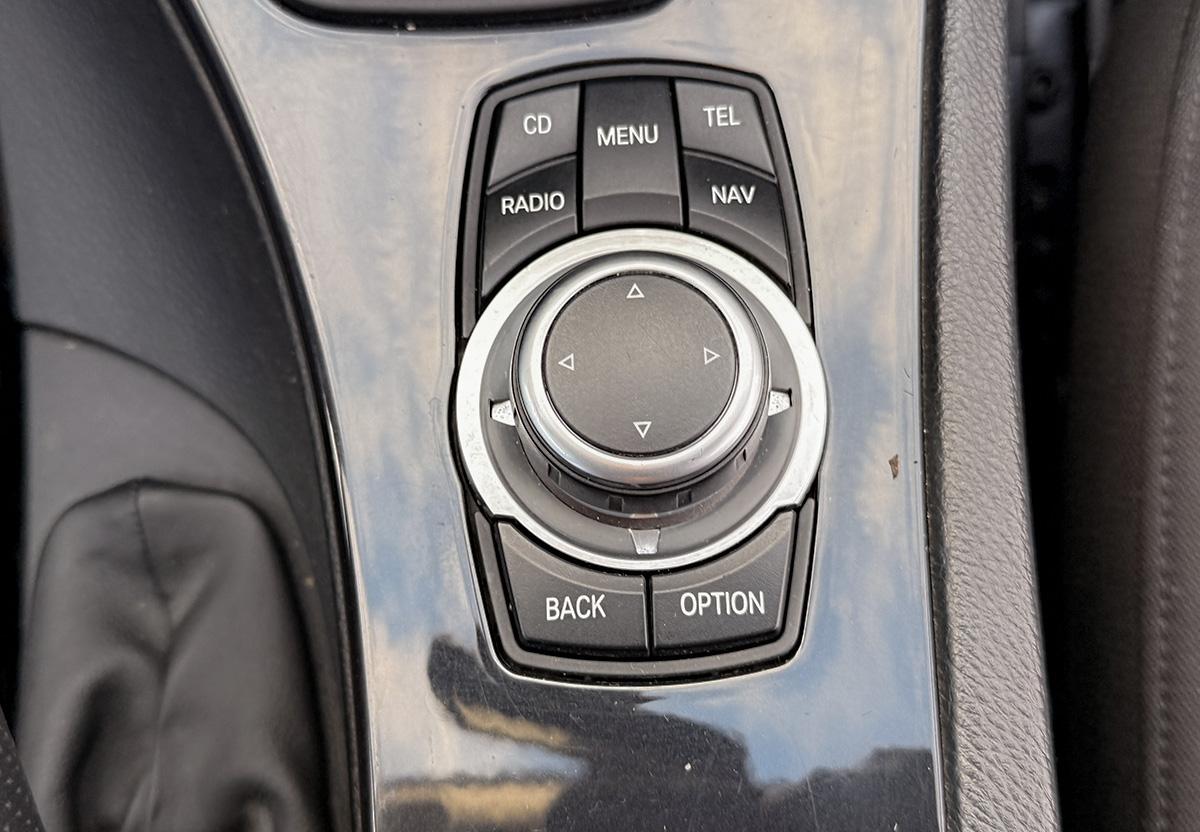 BMW 320 d E90 NAVI SHZ PDC KLIMA