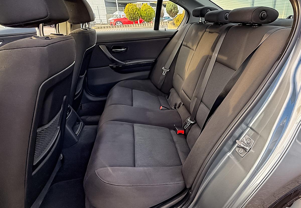 BMW 320 d E90 NAVI SHZ PDC KLIMA