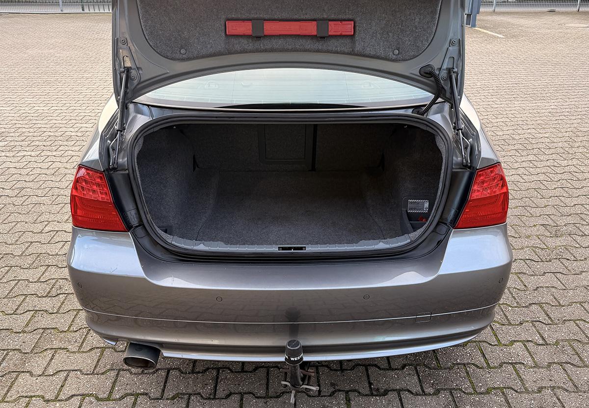 BMW 320 d E90 NAVI SHZ PDC KLIMA