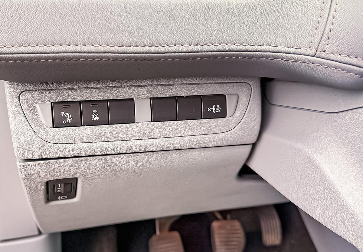 Peugeot 208 1.6 VTi 120 Allure NAVI SHZ PDC