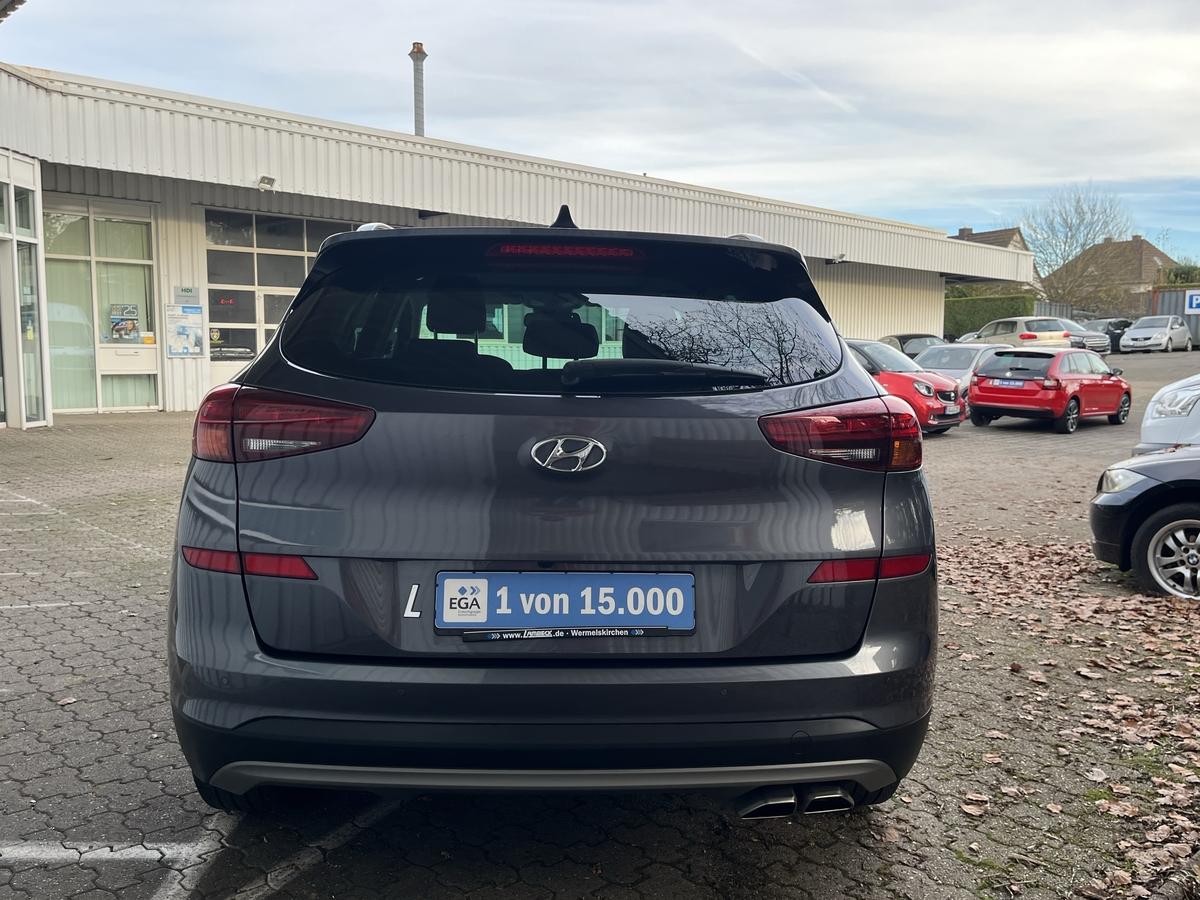 Hyundai Tucson 1.6 TREND 2WD PANO KLIMA LEDER ALU NAVI SHZ KAMERA 