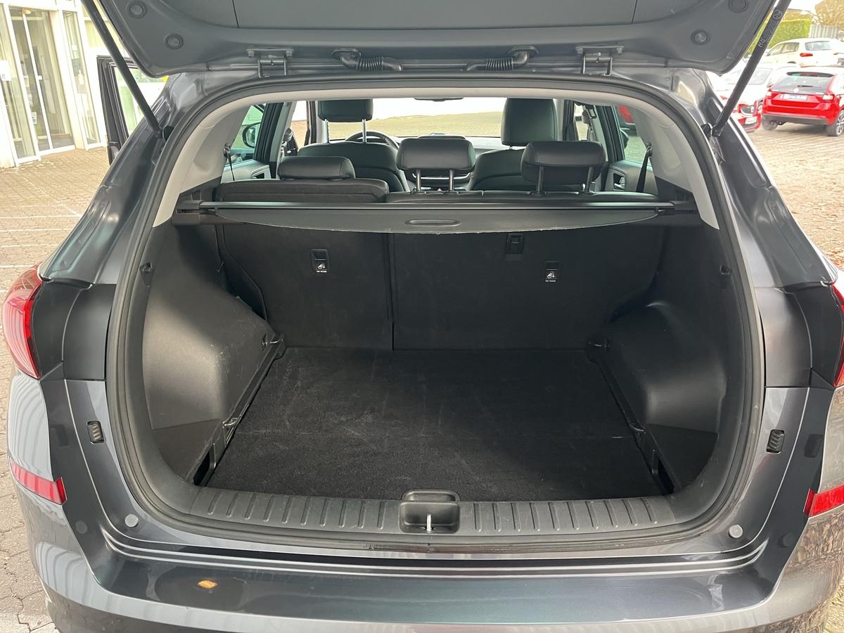 Hyundai Tucson 1.6 TREND 2WD PANO KLIMA LEDER ALU NAVI SHZ KAMERA 