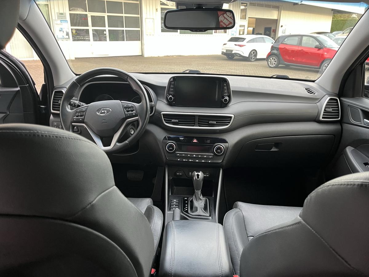 Hyundai Tucson 1.6 TREND 2WD PANO KLIMA LEDER ALU NAVI SHZ KAMERA 