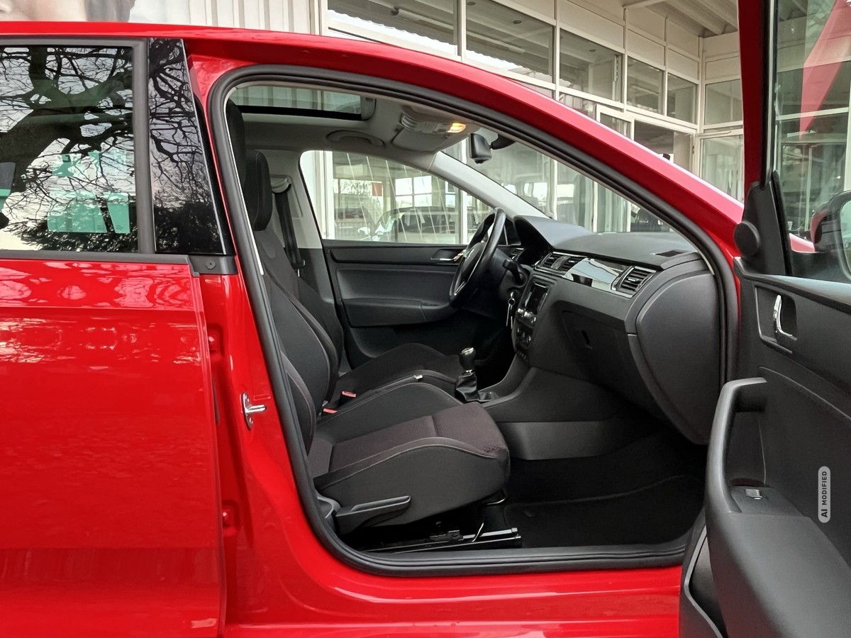 Skoda Rapid Spaceback 1.2 TSI*Style Plus*PANORAMA*XENON*PDC*17