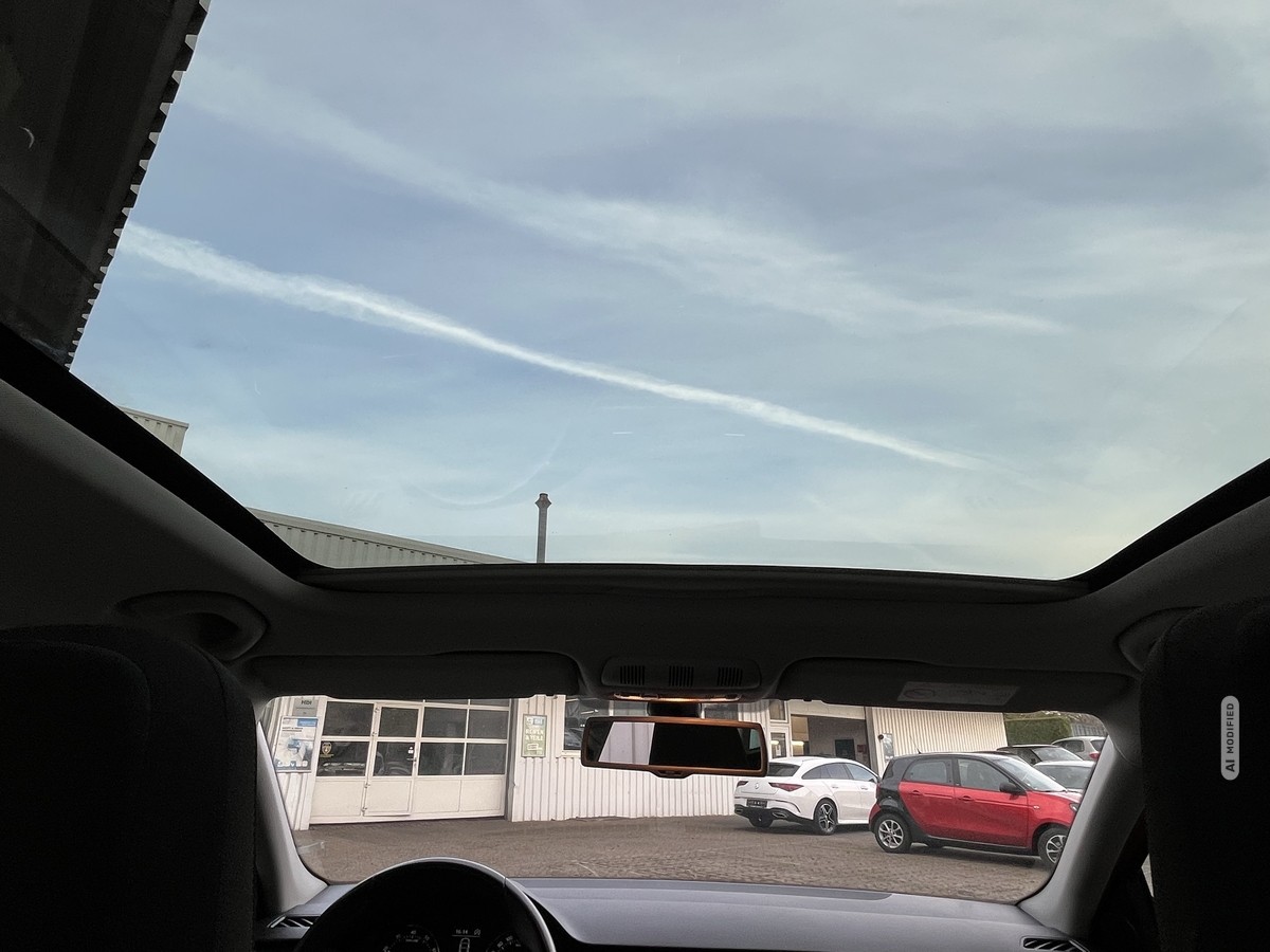 Skoda Rapid Spaceback 1.2 TSI*Style Plus*PANORAMA*XENON*PDC*17