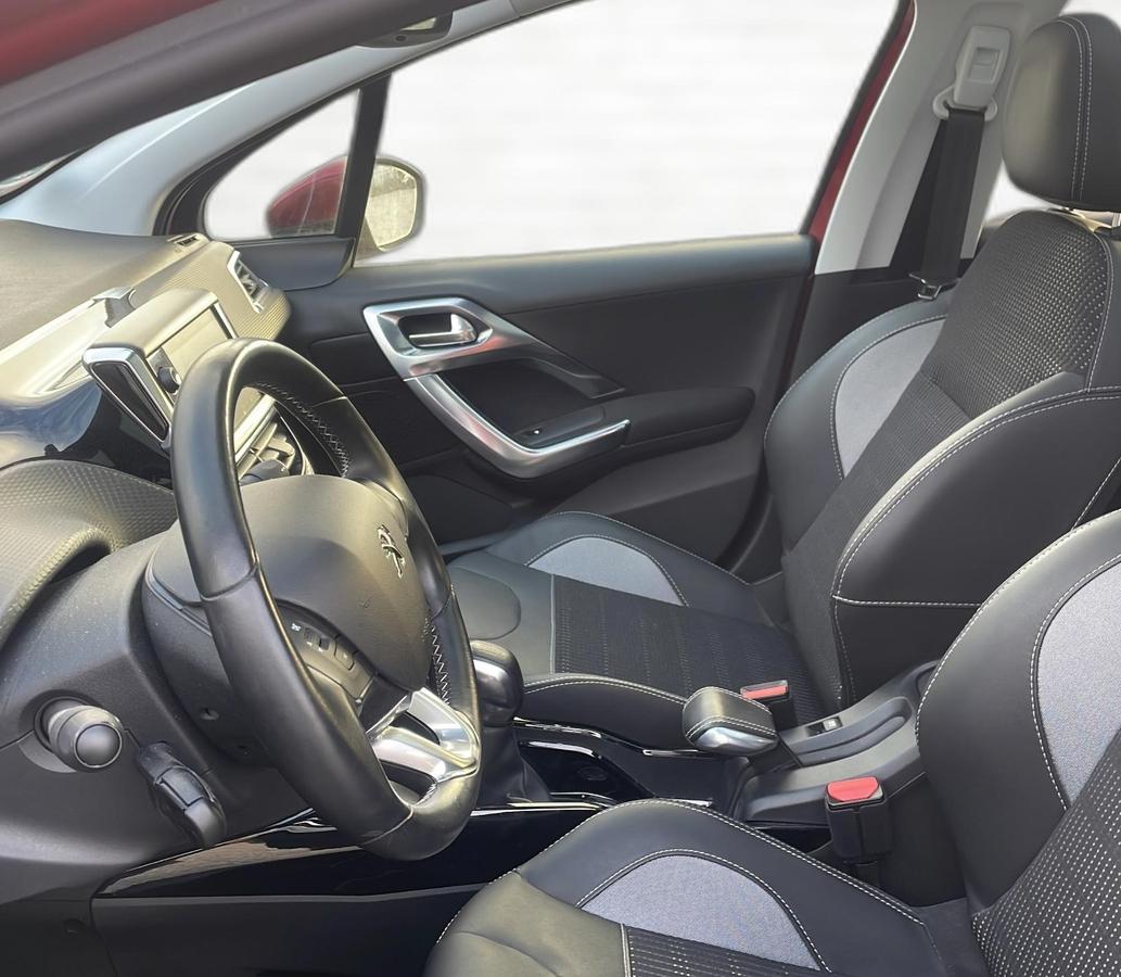 Peugeot 2008 1.2 PureTech  Allure *Navi*Glasdach*RFK*SHZ