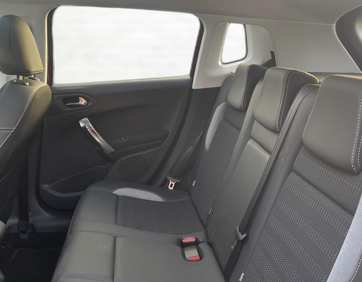 Peugeot 2008 1.2 PureTech  Allure *Navi*Glasdach*RFK*SHZ