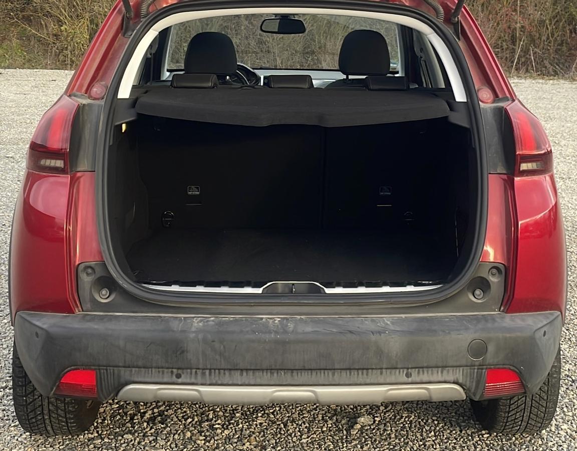 Peugeot 2008 1.2 PureTech  Allure *Navi*Glasdach*RFK*SHZ