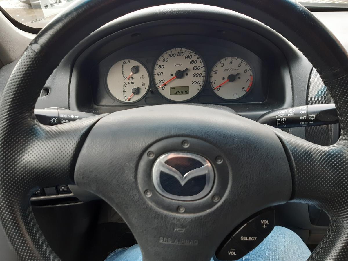 Mazda 323  5-türig