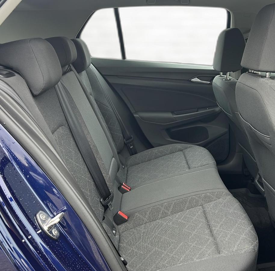 Volkswagen Golf VIII 2.0 TDI Life *LED*SHZ*LRH*PDC*