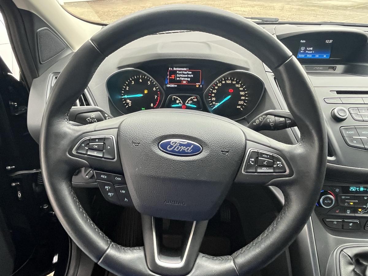 Ford Kuga 1.5 EB 61 TKM*DESIGN PKT*AHK ABNEHMB*WINTER PKT*PRIVACY