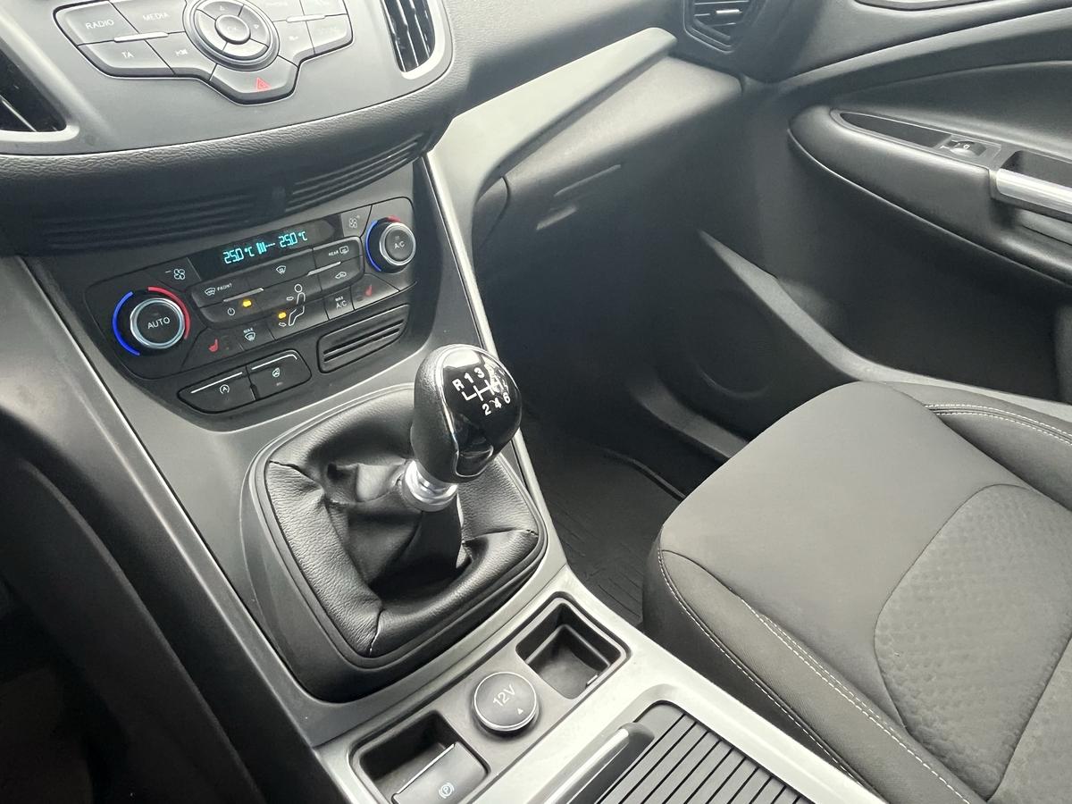 Ford Kuga 1.5 EB 61 TKM*DESIGN PKT*AHK ABNEHMB*WINTER PKT*PRIVACY