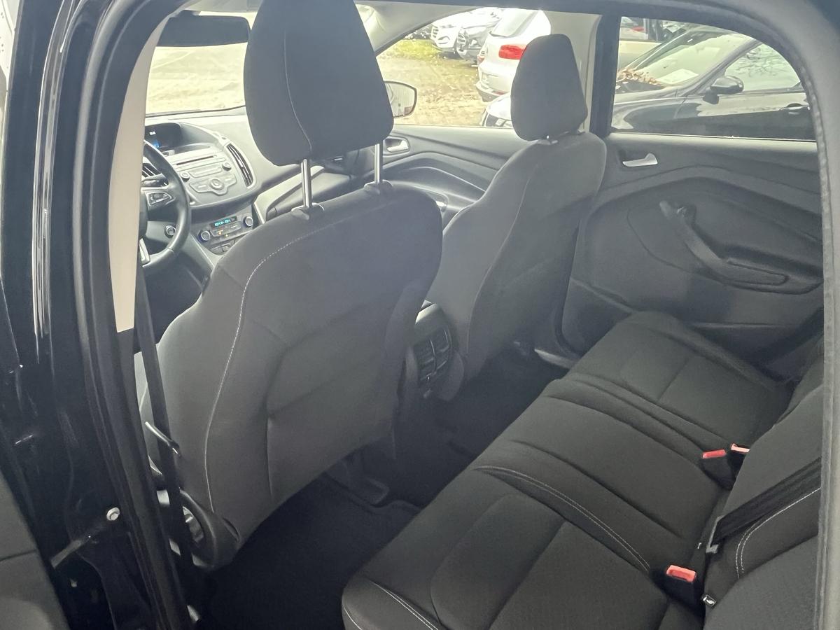 Ford Kuga 1.5 EB 61 TKM*DESIGN PKT*AHK ABNEHMB*WINTER PKT*PRIVACY