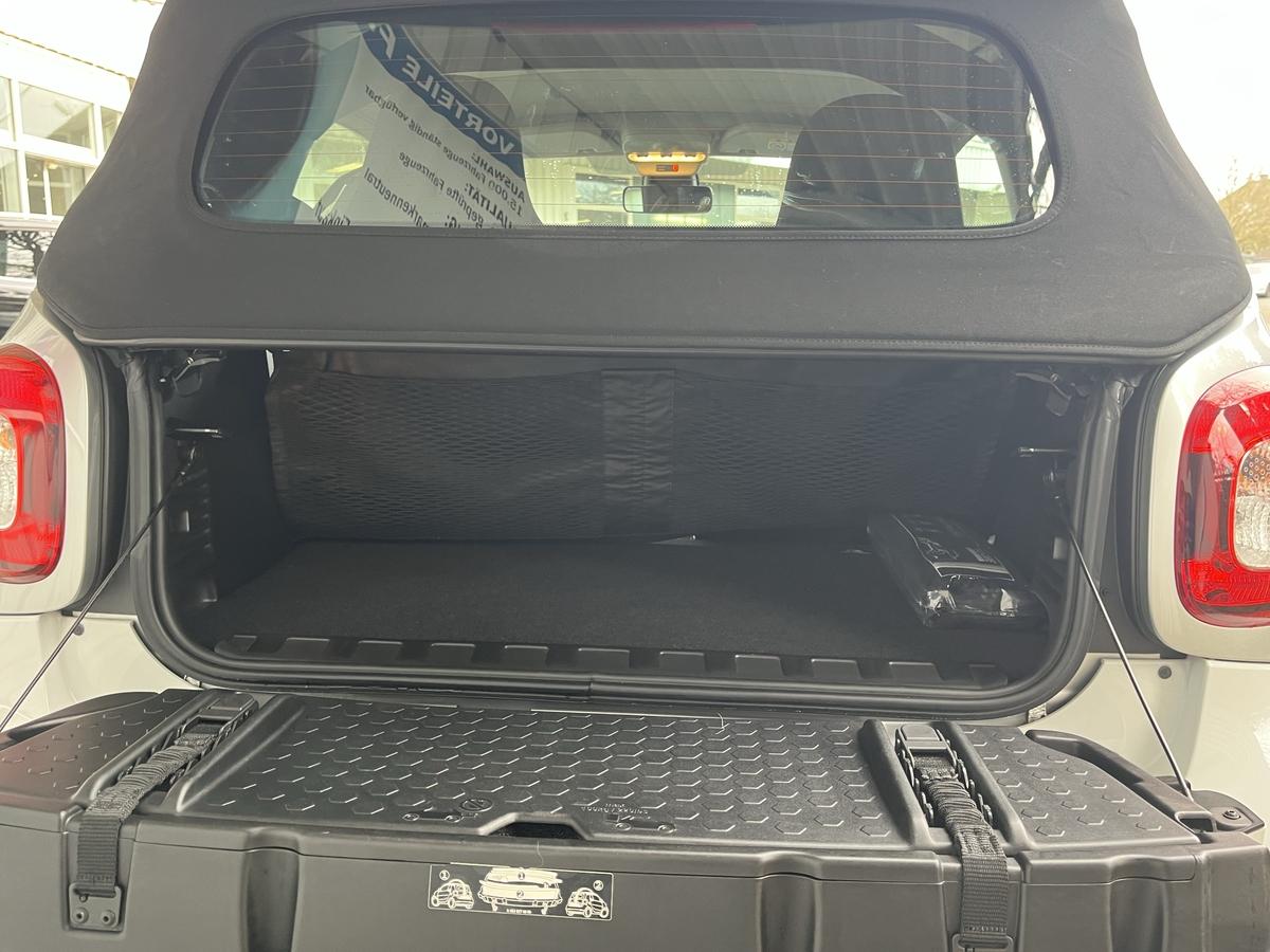 Smart ForTwo CABRIO*PASSION*17 TKM !!!!!*1 HAND*SHZ*PDC*KLIMAAUT