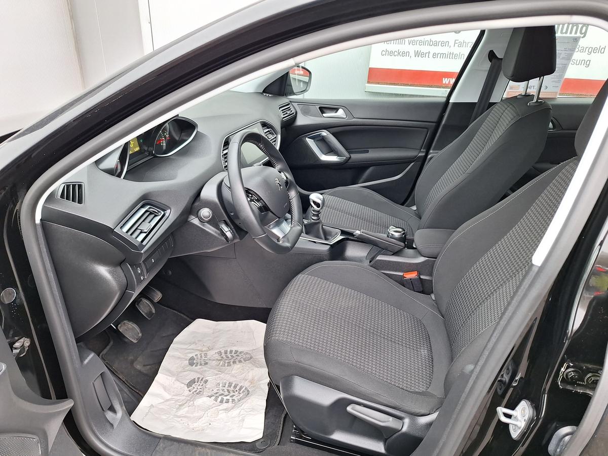 Peugeot 308 NAVI*CARPLAY*SITZHEIZUNG*KAMERA*ALLWETTER