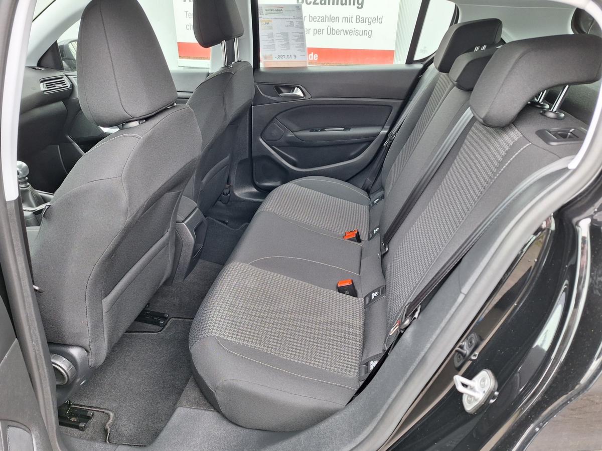 Peugeot 308 NAVI*CARPLAY*SITZHEIZUNG*KAMERA*ALLWETTER