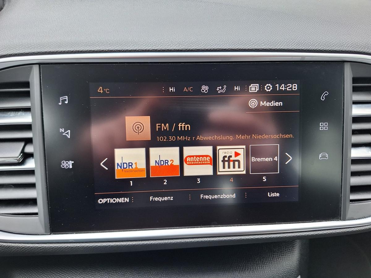Peugeot 308 NAVI*CARPLAY*SITZHEIZUNG*KAMERA*ALLWETTER