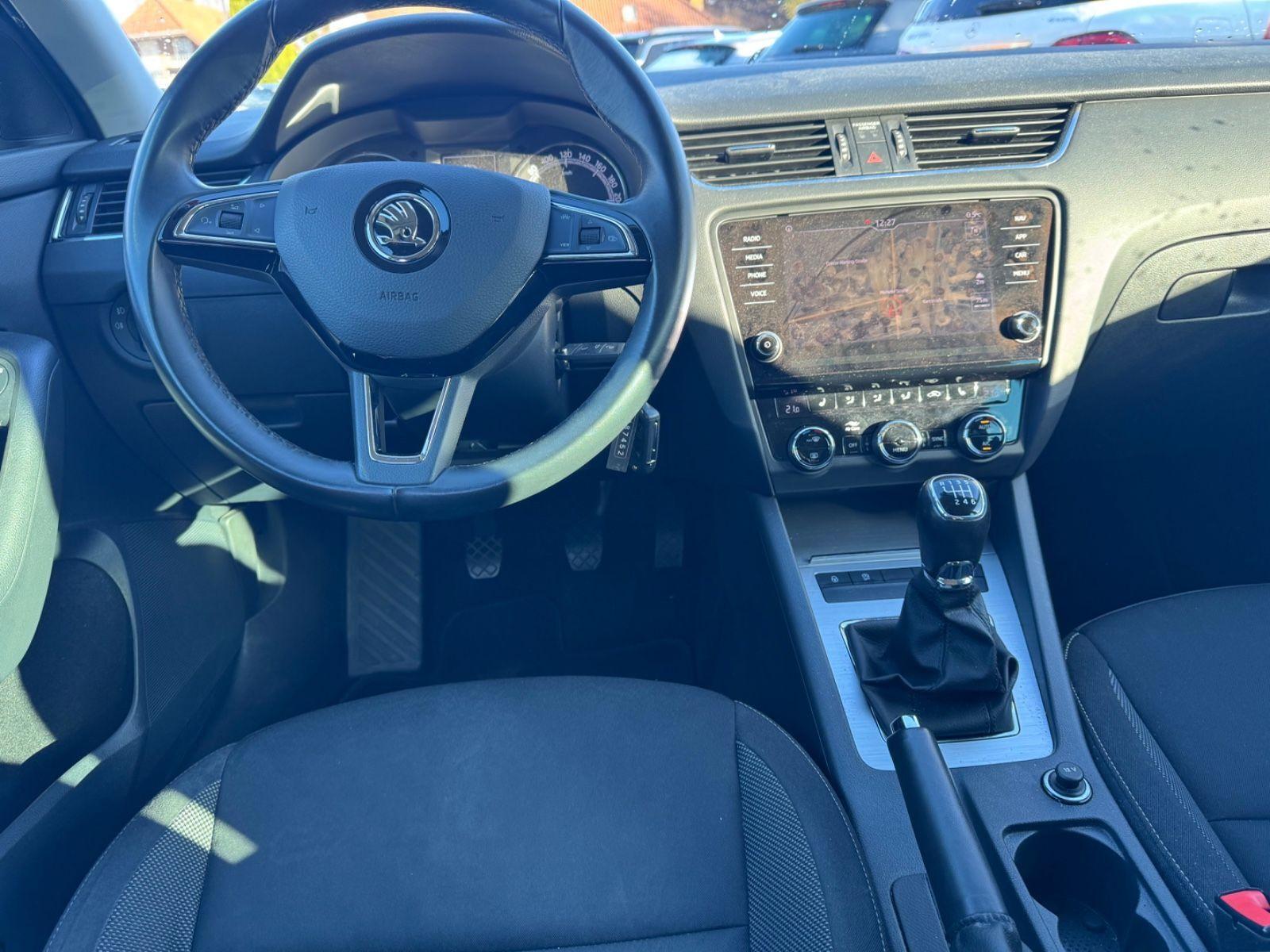 Skoda Octavia Combi Tour MFL PDC NAVI Front AHK TOP