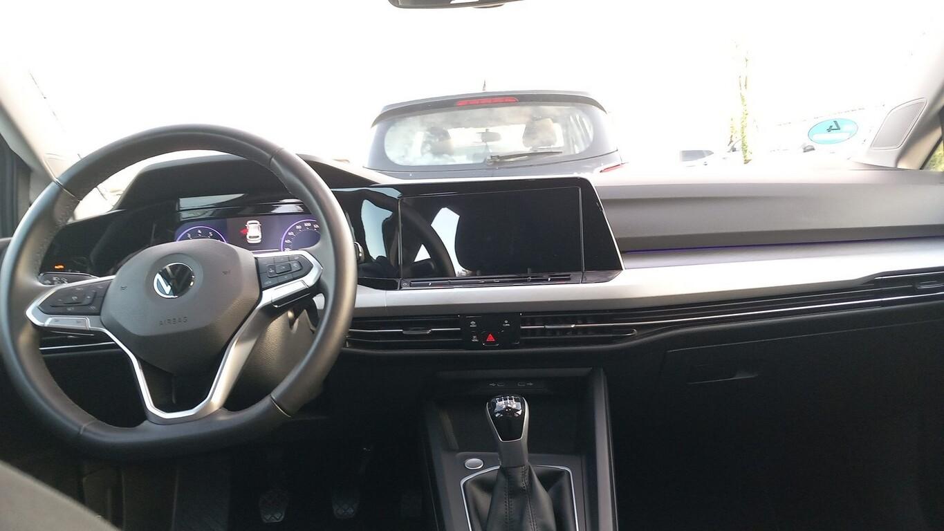 Volkswagen Golf VIII 1.5 TSI 130 Life Nav ACC SHZ PDC KeyL