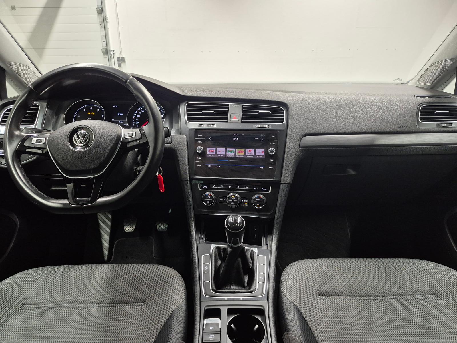 Volkswagen Golf VII  LED/App-C./SHZ/Kam/ACC/AHK/16-LM