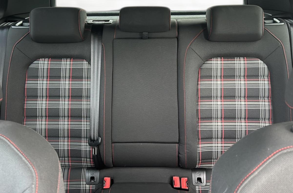 Volkswagen Golf GTI VII 2.0 TSI BMT Performance *LED*SHZ*RFK*NAVI