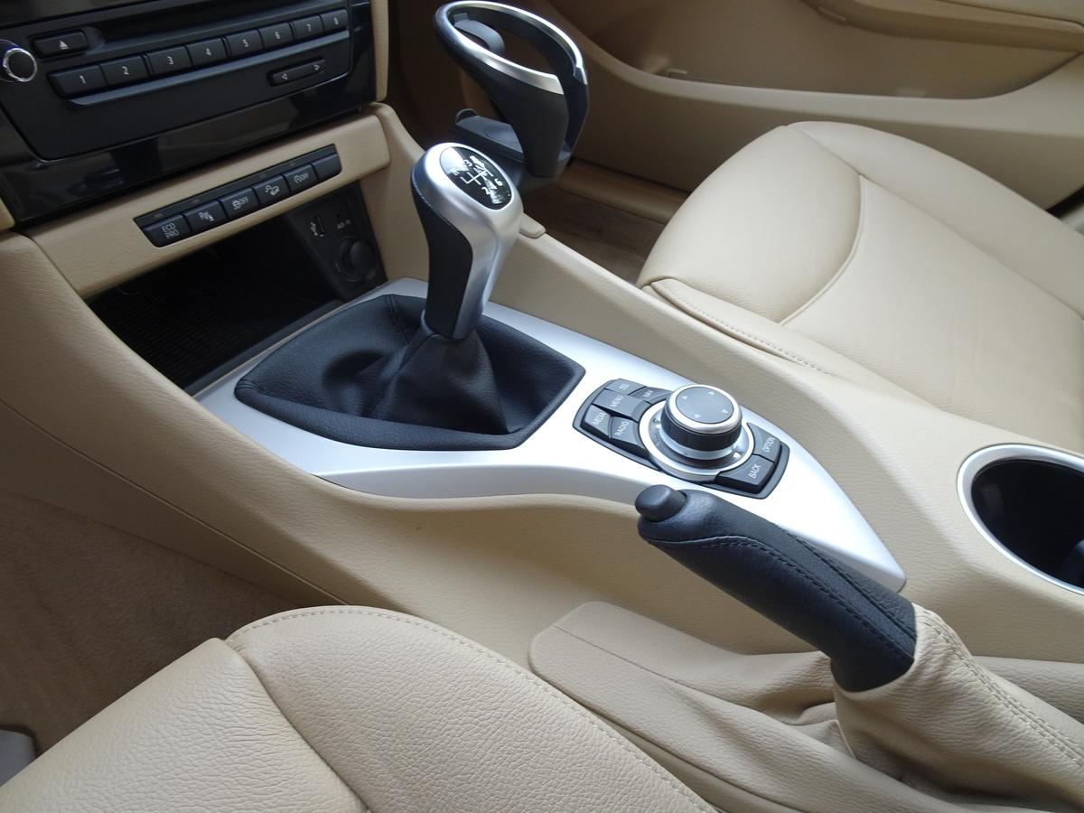 BMW X1  1,8d xDRIVE NAVI XENON AHK LEDER SHZ PDC XENON 