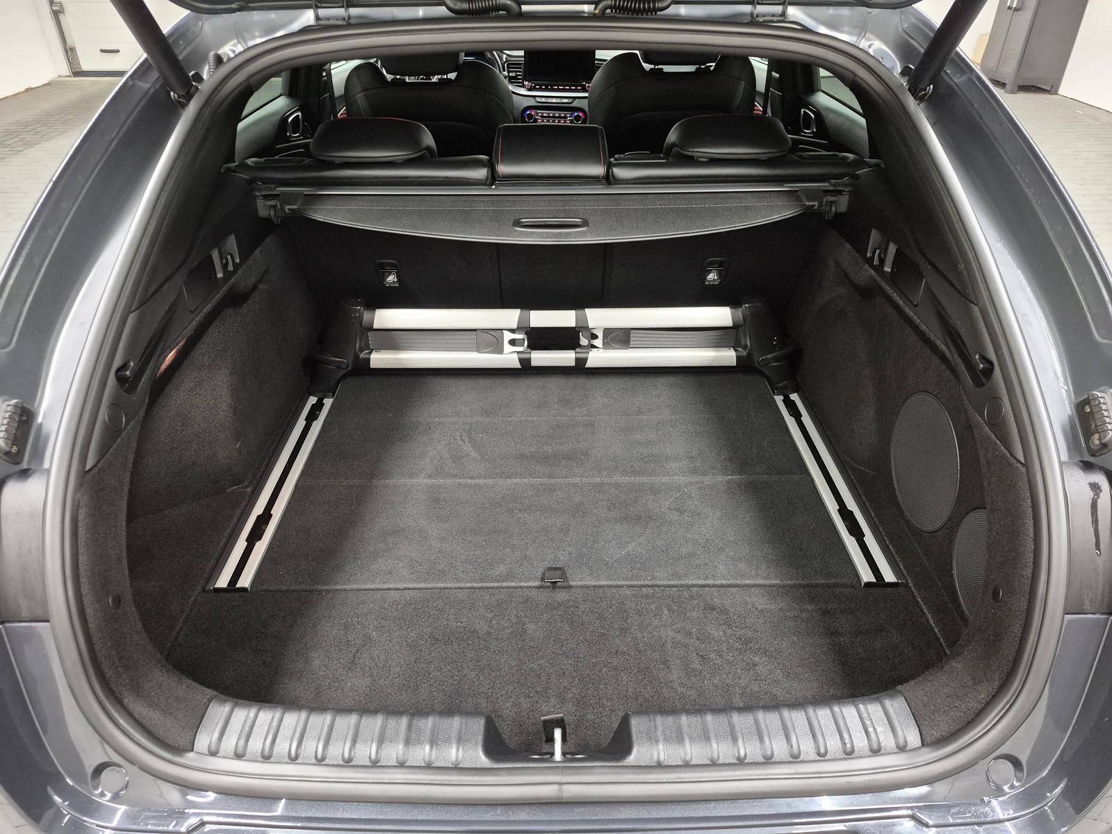 Kia e-Niro GT LED/Navi/SCC/4xSHZ/Kam/el.Heck/18-LM